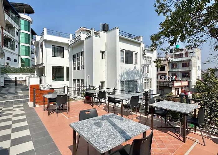 Apartament Pulukisi - Hotel, Apartments, Cafe And Restaurant *