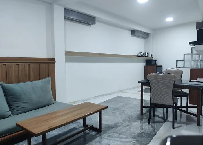 Pulukisi - Hotel, Apartments, Cafe And Restaurant Apartament