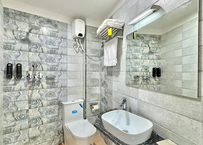 Apartament Pulukisi - Hotel, Apartments, Cafe And Restaurant